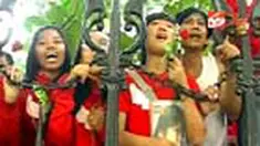 Pesona Ariel Peterpan memang tidak surut meski di penjara. Terbukti para penggemar masih menyanjungnya. 