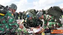 Citizen6, Surabaya: Latek yang dibuka Dankodikdukum Kobangdikal Kolonel Laut (T) M. Simbolon di Lapangan Laut Maluku, Kesatrian Bumimoro, Surabaya ini, melibatkan lima  jurusan kesehatan dilingkungan Pusdikkes. (Pengirim: Penkobangdikal)