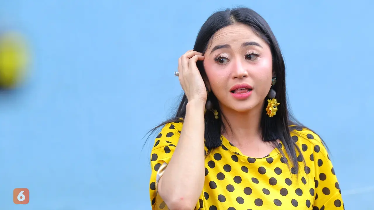 [Bintang] Dewi Perssik