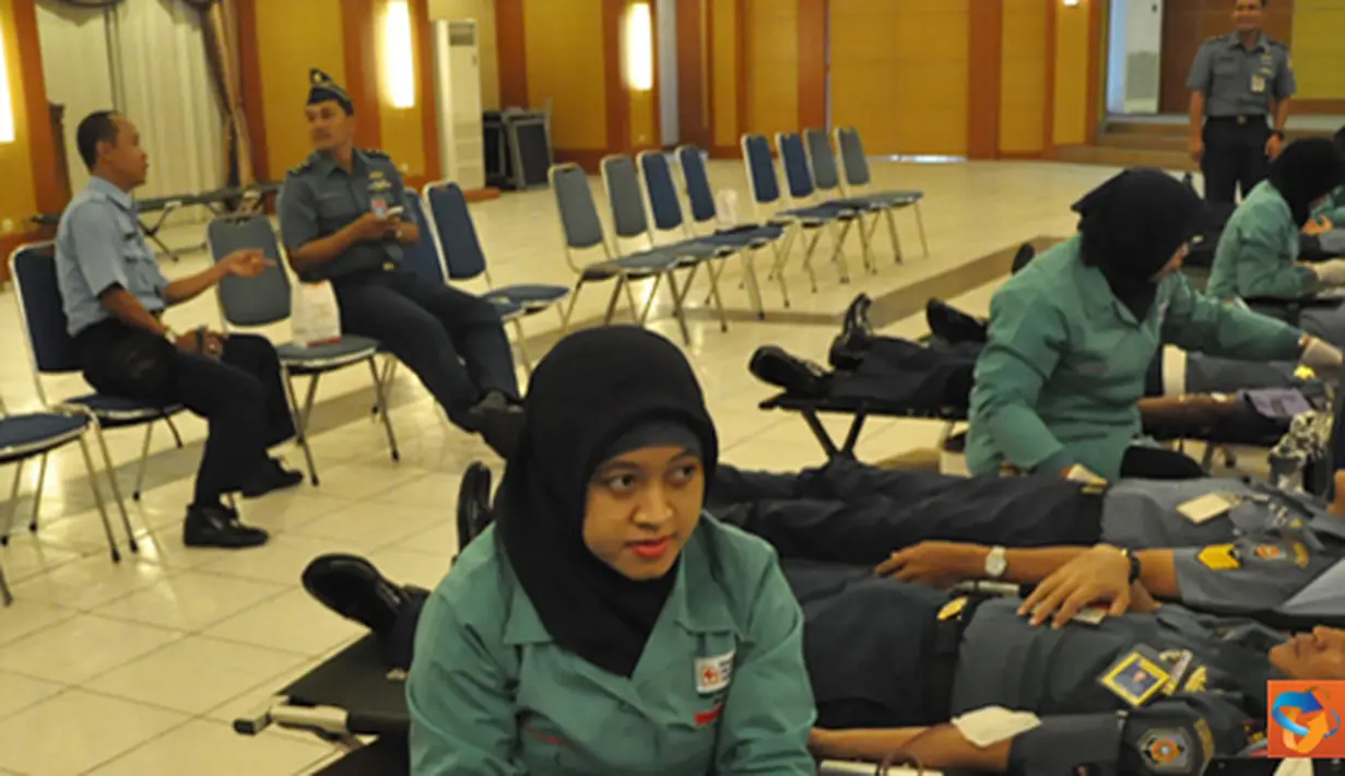 Citizen6, Surabaya: Donor darah kali ini, merupakan permintaan khusus dari PMI Cabang Gresik untuk mengantisipasi kekurangan darah di PMI Cabang Gresik menjelang bulan puasa. (Pengirim: Penkobangdikal)