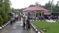 Polisi telah menangkap pelaku penyerangan 2 anggota Mapolsek Muara Sebo Jambi. Kedua petugas polisi ini mengalami luka dan dirawat di Rumah Sakit Bhayangkara