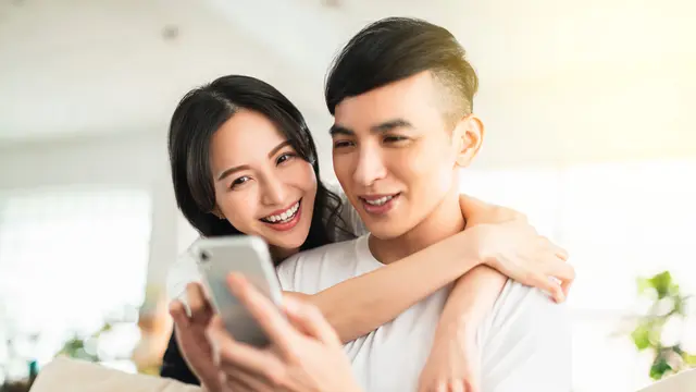 couple bahagia cinta romantis