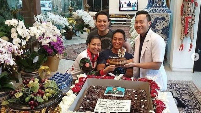 5 Potret Alex Perkasa, Putra Jenderal Andika Perkasa yang Jadi Seorang Dokter