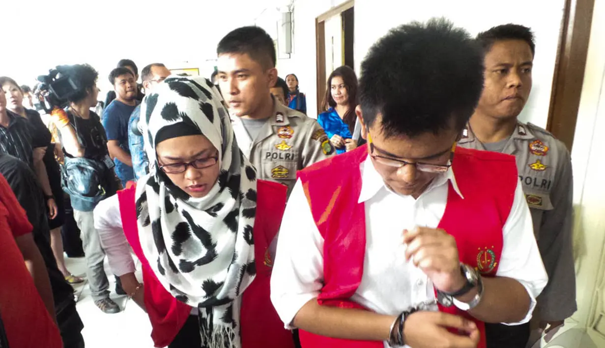 Sidang kasus pembunuhan Ade Sara Angelina Suroto ditunda dikarenakan pengacara kedua terdakwa mengajukan eksepsi kepada hakim, PN Jakpus, Selasa (26/8/2014) (Liputan6.com/Faizal Fanani)