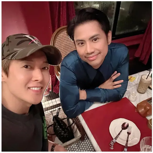 6 Potret Ricky Cuaca Bertemu Kim Hyun Joong di Jakarta, Akrab Bak Sahabat Lama