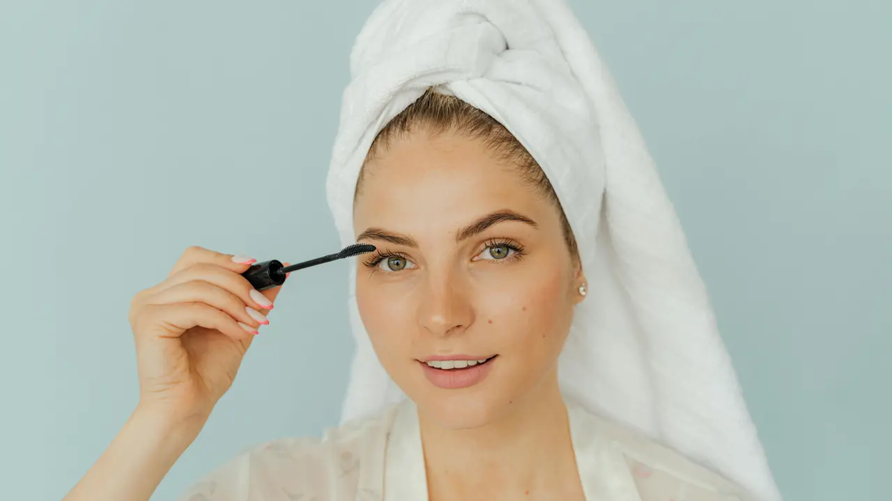 Tips Melakukan Deep Cleansing Mata yang Benar