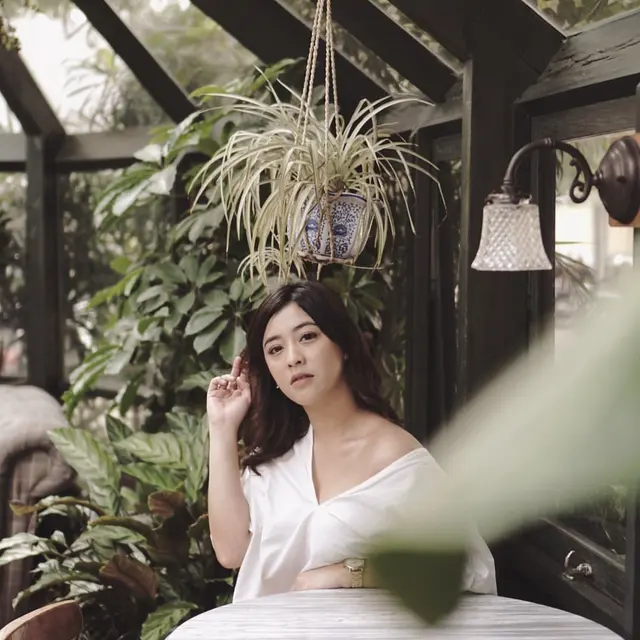 6 Potret Odhizsa Rachel Kakak Ipar Alyssa Soebandono, Tak Kalah Memesona