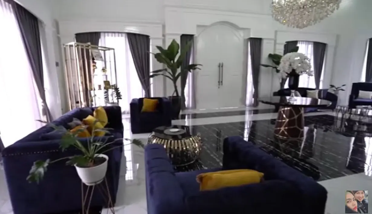 Rumah Kartika Putri dan Habib Usman (Youtube/Kartika Putri Official)