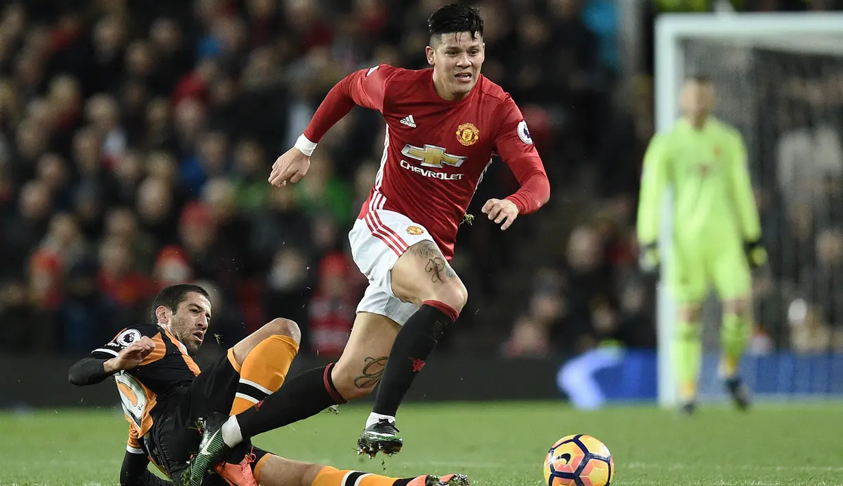5. Marcos Rojo -  Bek asal Argentina ini berlabuh ke Old Trafford dari Sporting Lisbon pada 2014. Tidak banyak diturunkan, Rojo hanya tampil 14 kali dalam dua musim terakhir. (AFP/Oli Scarff)