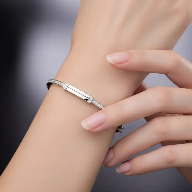 9 Model Gelang Emas Putih Minimalis, Cocok untuk Gaya Modern Elegan