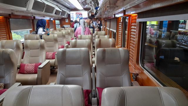 Kereta Java Priority Resmi Layani Rute Jakarta - Jogja di Musim Libur Nataru, Apa Beda dari Direct Train?