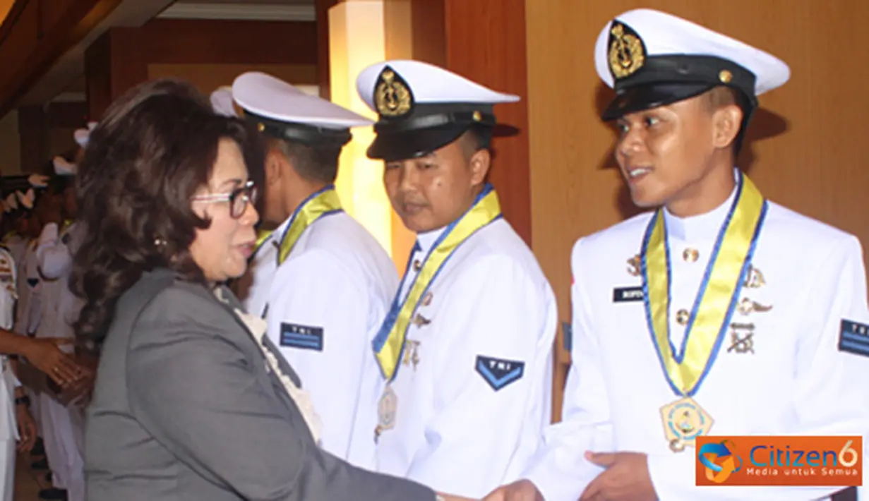 Citizen6, Surabaya: Komandan Kodikdukum mengucapkan selamat kepada seluruh peserta didik yang telah berhasil menyelesaikan studi di Sekesal. (Pengirim: Kobangdikal).