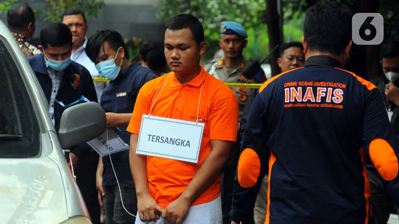 Anggota Densus 88 Bripda HS Jalani Rekonstruksi Pembunuhan Sopir Taksi Online