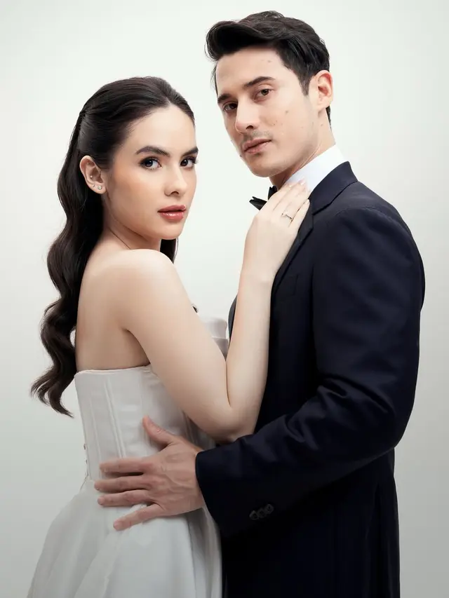 6 Gaya Pemotretan Steffi Zamora dan Nino Fernandez Pakai Busana Pengantin, Bikin Publik Penasaran