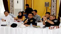 Ada beberapa catatan tentang hukuman dakwaan narkoba yang kadang vonisnya terlalu ringan, karena klasifikasi pasal pemakai dan/atau pengedar narkoba tersebut, seringkali melar karena oknum.