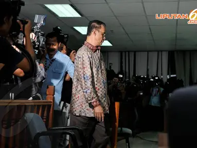 [FOTO] Ketegangan Hambit Bintih Jalani Sidang Vonis