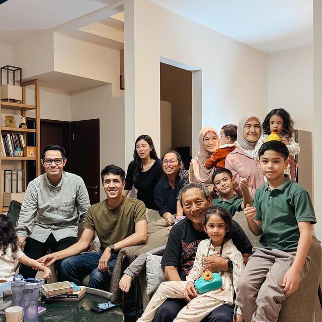 6 Potret Artis Beda Agama Temani Kekasih hingga Teman Berkegiatan di Bulan Ramadan 2025