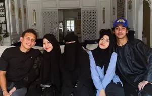 Ummi Pipik Terharu Dikado Mobil oleh Abidzar Al-Ghifari