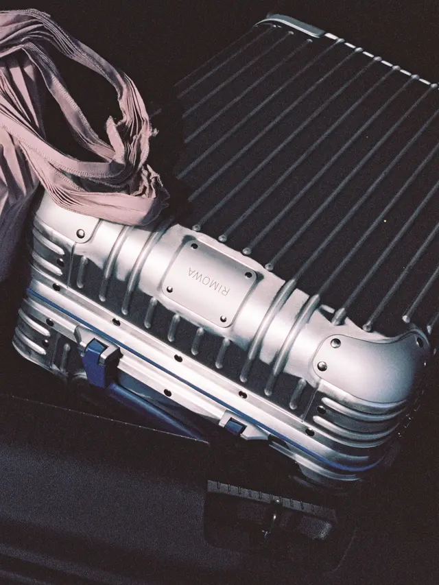 Menikmati Staycation dengan Transformasi Koper Bergaya Elegan dan Kokoh