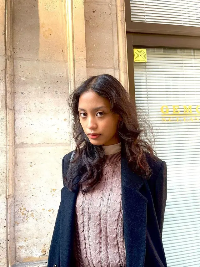 6 Potret Nafa Salvana, Model Asal Karawang yang Tampil di Milan Fashion Week