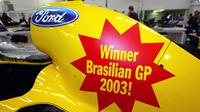 Mobil EJ13 milik tim Jordan-Ford yang dikendarai pebalap Italia, Giancarlo Fisichella, saat memenangi GP Brasil 2003. (Motorsport) 