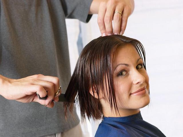Pernah Salah Potong Rambut Ini Solusinya Fashion Beauty Liputan6 Com Ini merupakan salah satu peralatan gunting sasak seringkali digunakan untuk memberikan tampilan tebal tipis pada rambut yang. pernah salah potong rambut ini