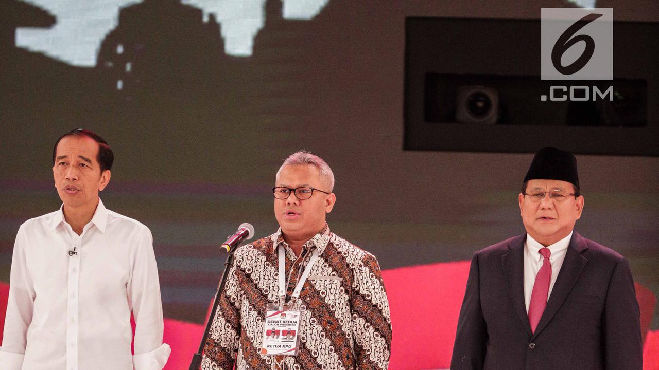 Peluk Hangat Jokowi dan Prabowo Awali Debat Kedua Capres