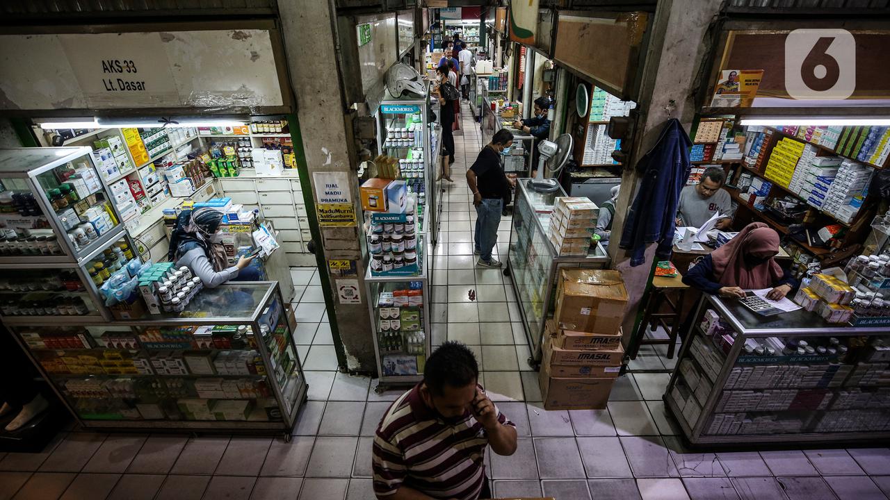 Penjualan Vitamin dan Alkes di Pasar Pramuka Meningkat