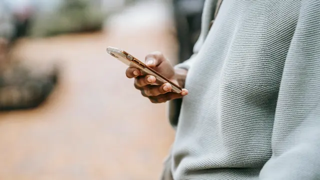 Scrolling sosial media