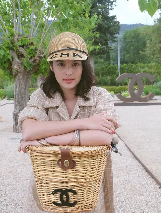 (Instagram/chelseaislan)