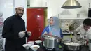 Syeh Ali Jaber Masak bareng Raffi Ahmad dan Nagita Slavina (Youtube/Syekh Ali Jaber)