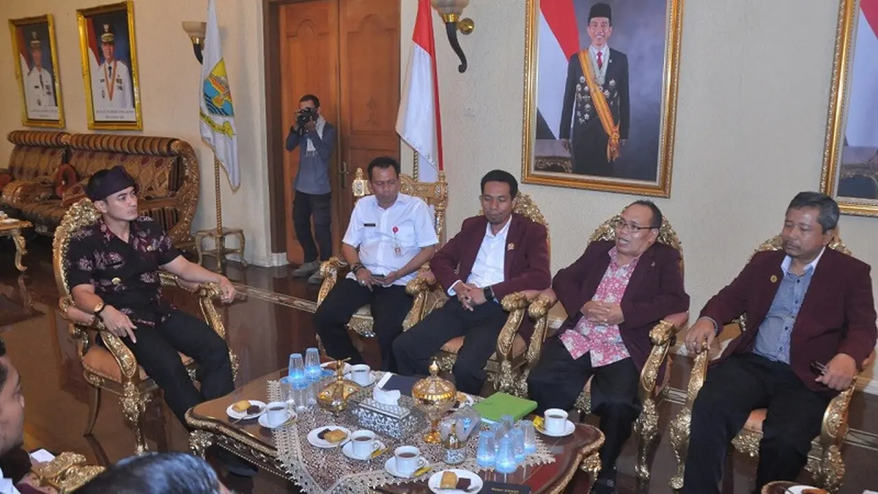 Gubernur Zumi Zola dan PPNI