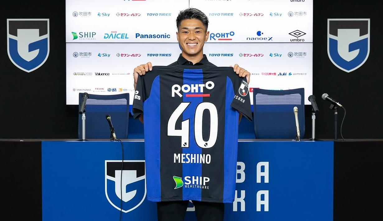 Ryotaro Meshino. Sayap kiri Jepang berusia 24 tahun ini baru saja pulang kampung untuk bergabung dengan klub semasa di akademi, Gamba Osaka dengan status bebas transfer usai kontraknya habis bersama Manchester City yang telah menjadi bagian kariernya sejak awal musim 2019/2020. Bersama The Citizens ia sama sekali belum pernah dimainkan di ajang mana pun karena lebih banyak dipinjamkan ke beberapa klub, seperti Heart of Midlothian FC, Rio Ave dan Estoril Praia. (gamba-osaka.net)