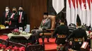 Presiden Joko Widodo menghadiri rapat Paripurna pembukaan masa persidangan I DPR tahun sidang 2022-2023 di Gedung Nusantara, Kompleks Parlemen, Senayan, Jakarta, Selasa (16/8/2022).  Rapat kali ini berbeda dengan rapat sidang tahunan MPR RI pagi tadi, Presiden Jokowi hadir bersama Ma'ruf Amin dengan setelah jas yang rapi. (Liputan6.com/Johan Tallo)