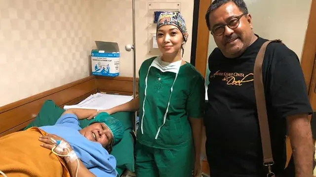 6 Potret Suti Karno Saat Dirawat Akibat Diabetes, Dijenguk Anak Ma'ruf Amin
