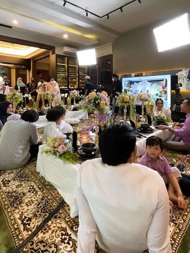 10 Momen Pengajian 4 Bulan Kehamilan Aurel Hermansyah, Penuh Haru Bahagia