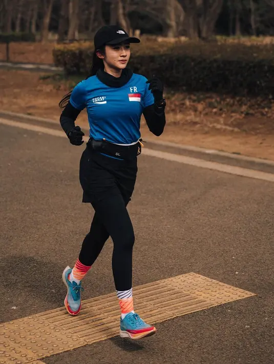 Sebelumnya, Febby Rastanty sempat ikut dalam ajang lari marathon di Tokyo dan Chicago. Terbaru, dalam unggahan dia kun Instagram, dirinya ikut ambil bagian dalam lari Marathon di London. (Liputan6.com/IG/@febbyrastanty)