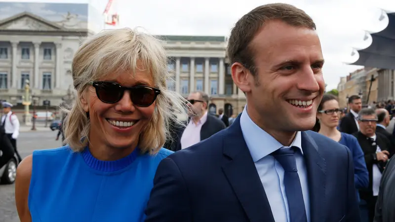Emmanuel Macron- Brigitte Trogneux-Presiden Prancis- AP Images-20170508