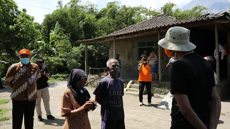 Merapi Status Siaga, Ganjar Pantau Pokso dan Cek Kondisi Warga Desa Balerante