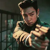 Wajib militer merupakan kegiatan yang harus diikuti oleh pria dewasa di Negara Korea. T.O.P Big Bang merupakan salah satu musisi yang menjalani program tersebut. Namun di tengah-tengah proses, ia harus berhenti. (Instagram/choi_seung_hyun_tttop)