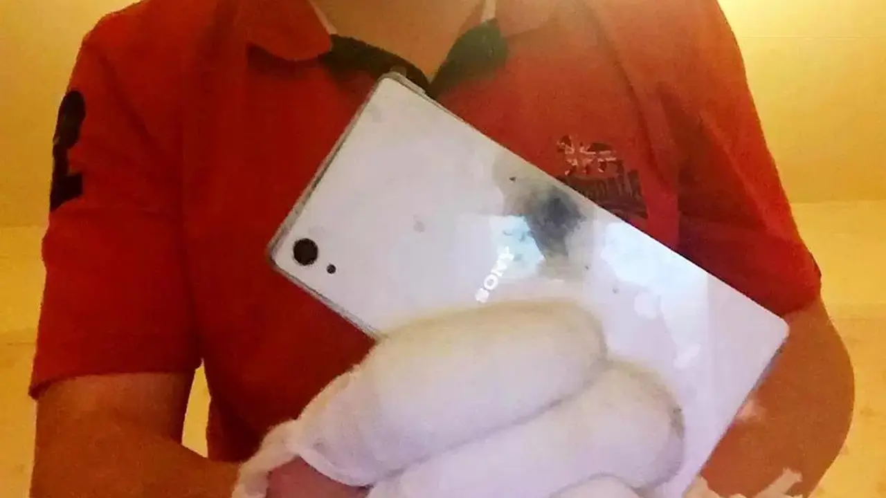 Xperia Z2 meledak