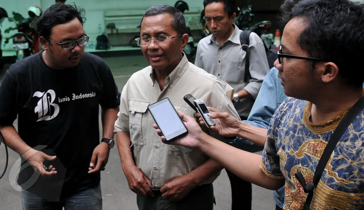 Mantan Dirut PT PLN Dahlan Iskan saat memenuhi panggilan Kejaksaan Tinggi DKI Jakarta, Jumat (5/6/2015). Dahlan diperiksa sebagai saksi terkait korupsi proyek pembangunan 21 Gardu Listrik Jawa-Bali-Nusa Tenggara.(Liputan6.com/Johan Tallo)