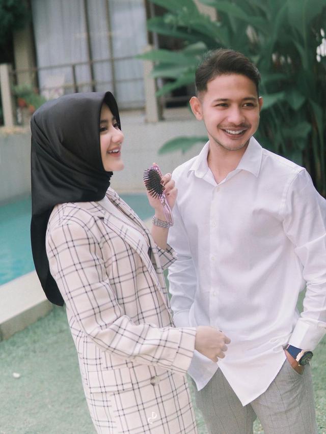 6 Potret Ghea Youbi Pakai Hijab, Penampilannya Bikin Pangling