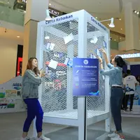 Danone-AQUA menggelar pameran instalasi untuk mengedukasi masyarakat akan pentingnya sumber mata air yang diminum dan bagaimana menjaga kelestarian lingkungan (Foto: Danone-AQUA)