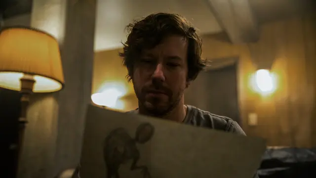 John Gallagher Jr. dalam film Coming Play. (Foto: Dok. CBI Pictures)