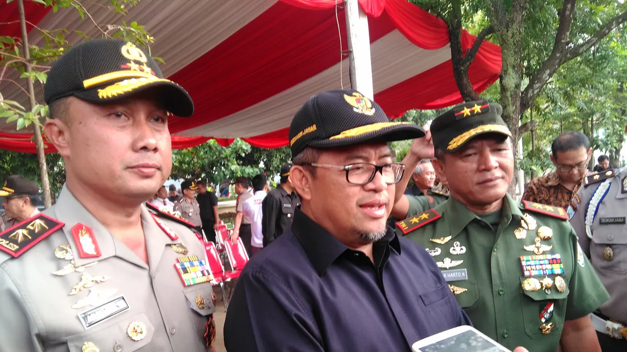 Gubernur Jawa Barat Ahmad Heryawan, Pangdam III Siliwangi Mayjen TNI Besar Harto Karyawan, dan Kapolda Jawa Barat Irjen Pol Agung Budi Maryoto.