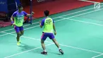 Ganda Putra Indonesia, Berry Angriawan/Hardianto saat melawan pebulutangkis China, Chengkai Han/Haodong Zhou pada Indonesia Open 2018 di Istora GBK Jakarta, (3/7). Angriawan Berry/Hardianto unggul 20-22, 21-18, 21-18. (Liputan6.com/Helmi Fithriansyah)