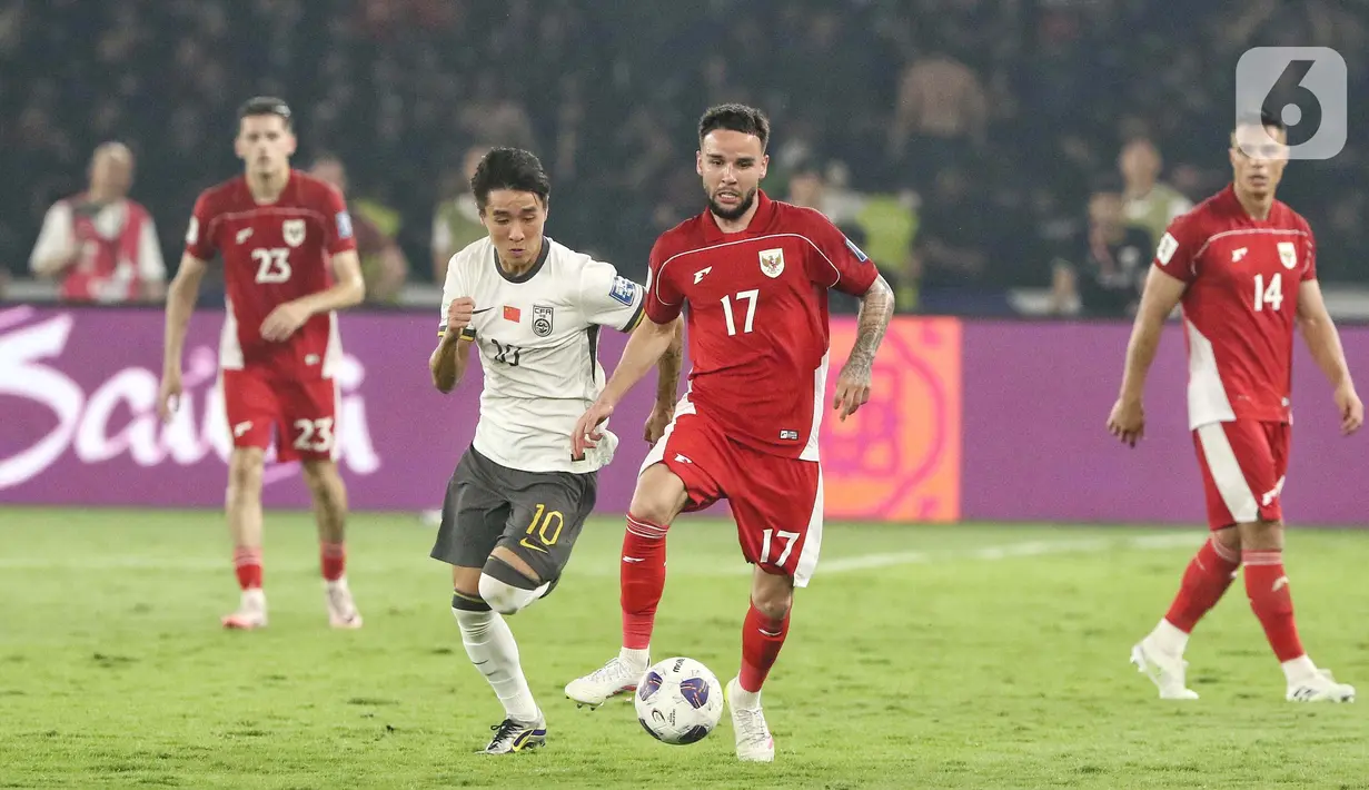Namun, hingga peluit akhir pertandingan dibunyikan tidak ada lagi gol yang tercipta, baik untuk Timnas Indonesia maupun China. (Liputan6.com/Angga Yuniar)