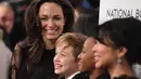 Sumber mengatakan bahwa perebutan hak asuh anak membuat Angelina Jolie tak miliki nafsu makan. (ANGELA WEISS / AFP)