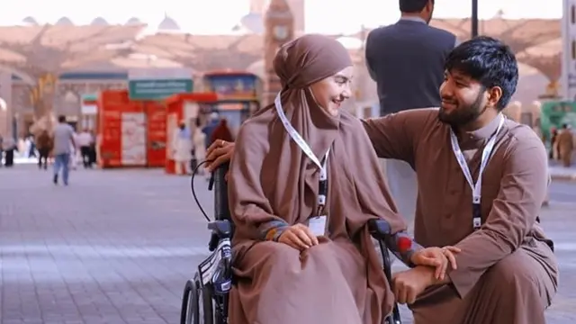 Kandungan Lemah, Ini 6 Potret Irish Bella dan Ammar Zoni saat Umrah